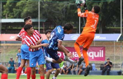 El fútbol ecuatoriano registró un hecho relevante este lunes 15 de diciembre del 2025 durante el Consejo de Presidentes de la LigaPro.