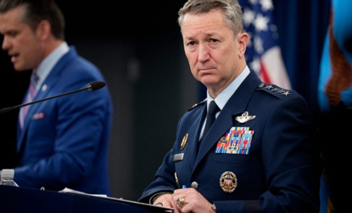 El general Dan Caine, jefe del Estado Mayor Conjunto de Estados Unidos, llegó este martes 25 de noviembre a Trinidad y Tobago.