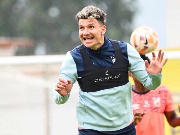 El manabita Byron Palacios renueva con Universidad Católica; también lo hicieron otros tres jugadores