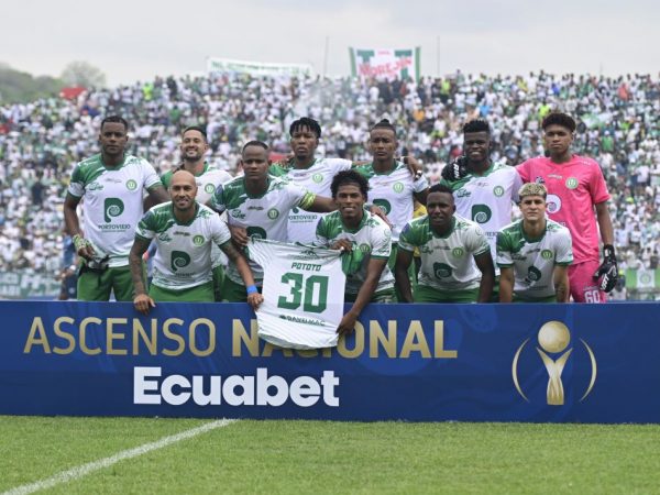El once titular de Liga de Portoviejo que enfrentó a Aampetra y logró el ascenso a la Serie B