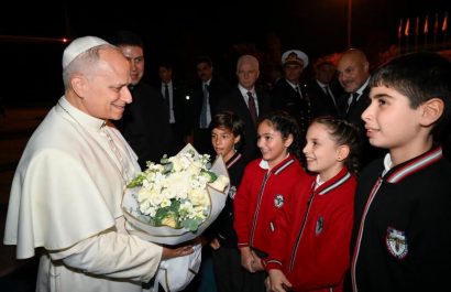 El papa León a su llegada a Turquía. (Foto: Vatican News)