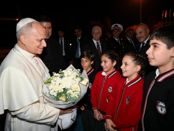 El papa León a su llegada a Turquía. (Foto: Vatican News)