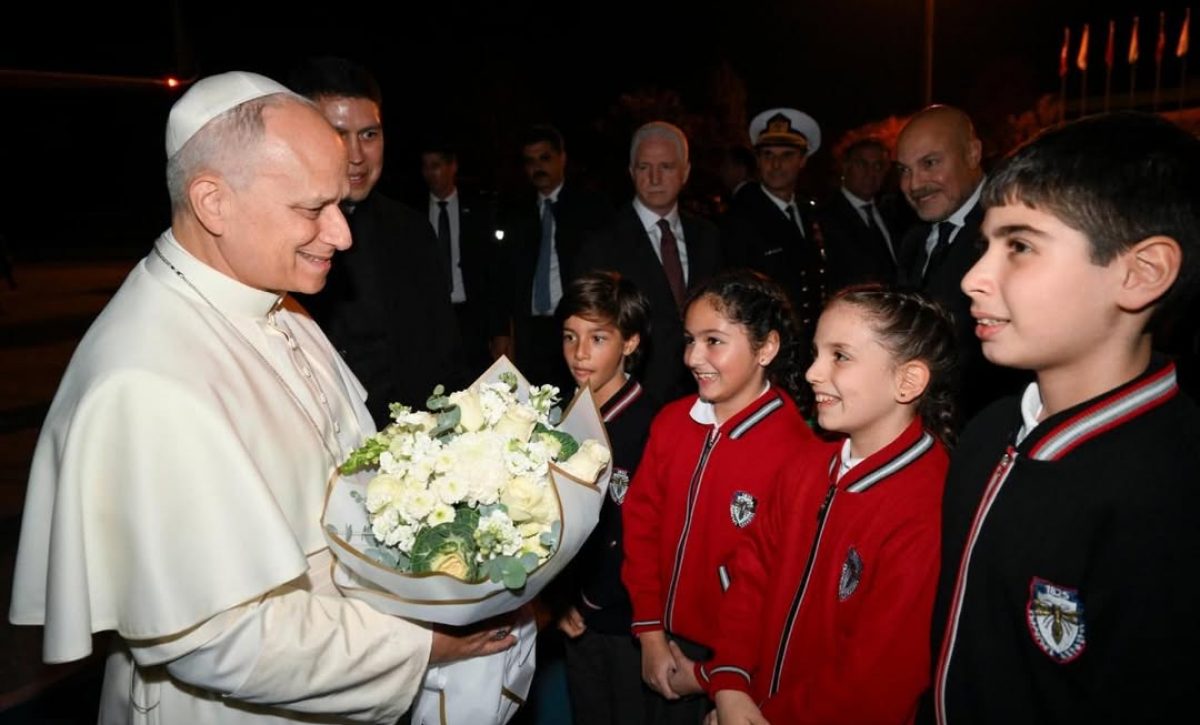 El papa León a su llegada a Turquía. (Foto: Vatican News)