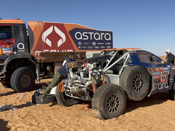 El piloto argentino Kevin Benavides, bicampeón del Rally Dakar en la categoría de motos, anunció su retiro de la competencia profesional en dos ruedas.