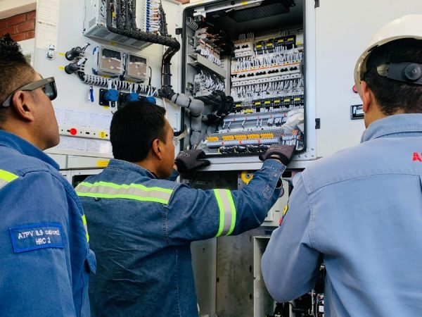 El sector exportador reacciona con preocupación a fallo de la Corte Constitucional. (Empresa Eléctrica Quito)