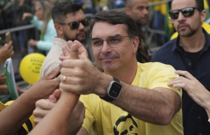 El senador Flávio Bolsonaro, hijo mayor del ex presidente Jair Bolsonaro, anunció su candidatura a la Presidencia de Brasil