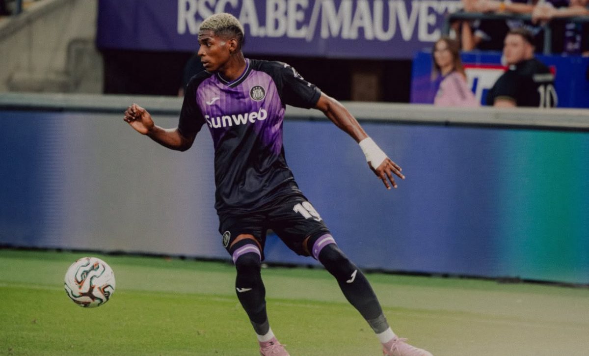 Elche le tiene la mirada puesta a Nilson Angulo y pone sobre la mesa una nueva oferta