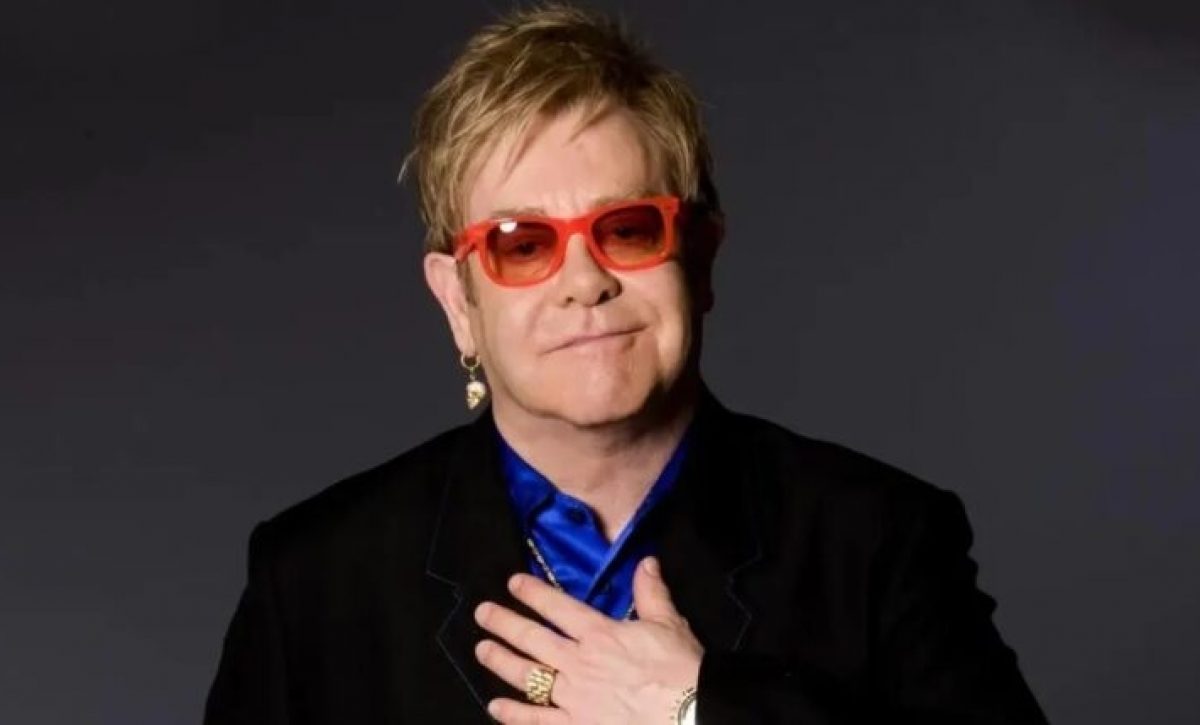 Elton John compuso más  de 2.500 canciones a lo largo de su carrera.