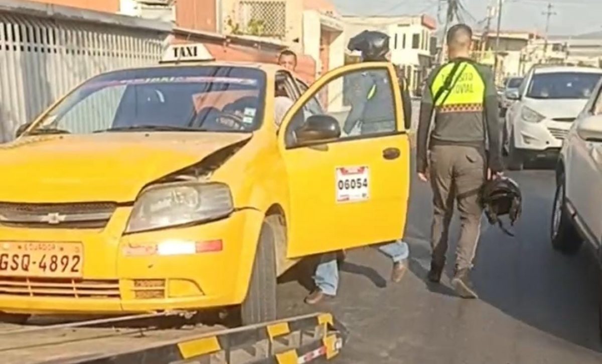 En el hecho ocurrido cerca a la calle Saúl Morales, una grúa retiró los vehículos. Captura de pantalla de redes sociales.