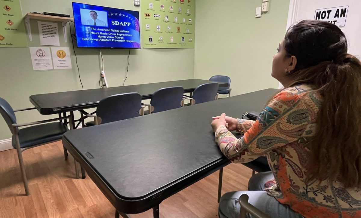 En un país donde todo se mueve sobre ruedas, contar con una licencia de conducir puede ser el primer paso hacia la estabilidad.