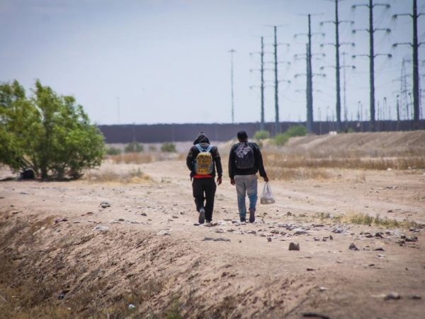 Migrantes en la frontera con EE.UU.