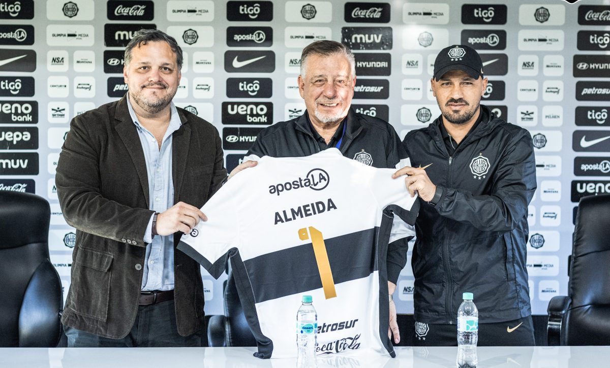 Éver Hugo Almeida asume por quinta vez como DT de Olimpia hasta 2026