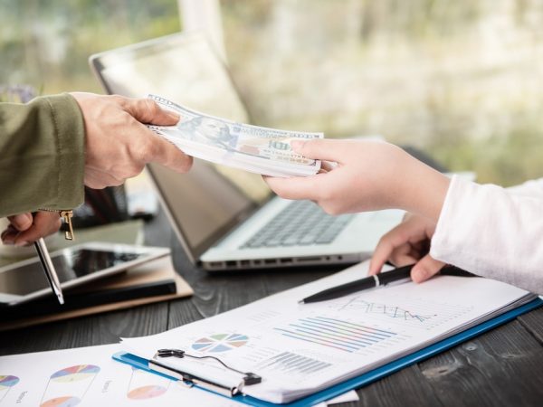 Exclusión financiera en Ecuador: solo 3 de cada 10 ecuatorianos acceden a préstamos bancarios