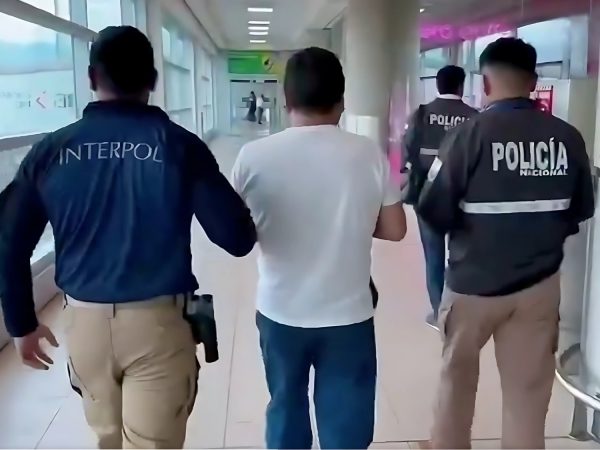 Extraditan desde España a ecuatoriano acusado de asesinar a su hija en Tungurahua