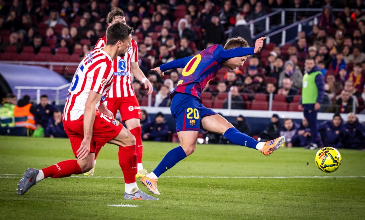 FC Barcelona remonta y derrota 3-1 al Atlético de Madrid y se reafirma en el liderato.