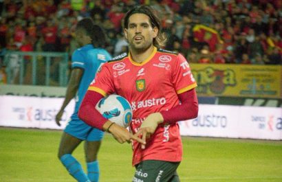 Pablo Magnín demandó a Deportivo Cuenca y el club tiene prohibido contratar jugadores.
