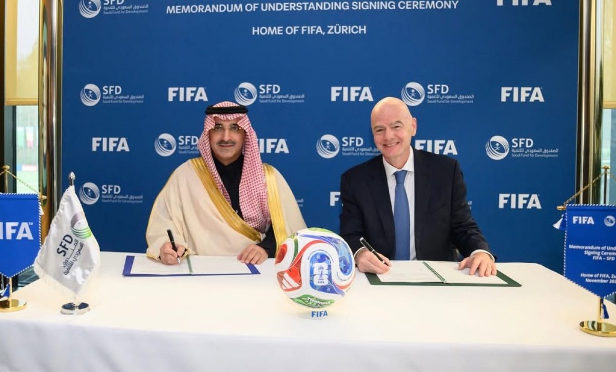 FIFA y Fondo Saudí firman acuerdo por hasta 1.000 millones de dólares en préstamos para estadios en países en desarrollo