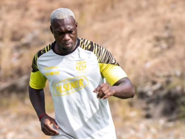 Felipe Caicedo evalúa su futuro en Barcelona SC por problemas físicos
