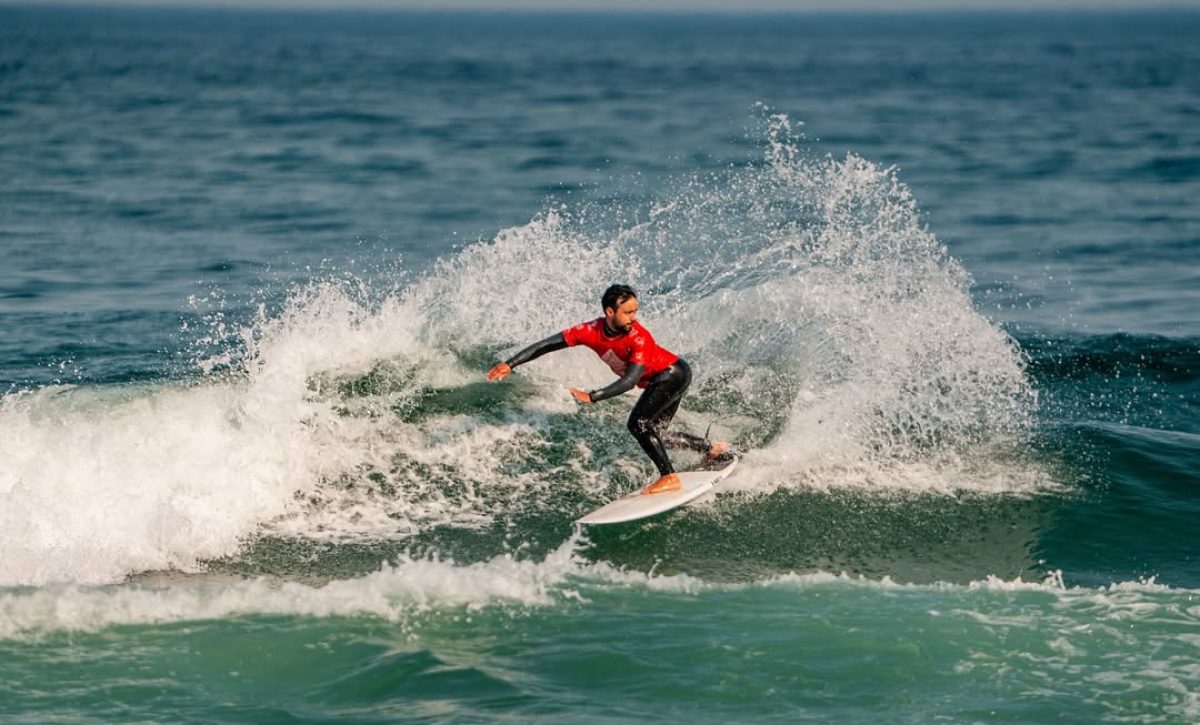 Felipe Rodríguez gana la categoría Open masculina de surf en el Luso Galaico 2025
