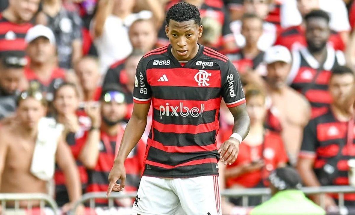 Flamengo analiza medidas disciplinarias contra Gonzalo Plata tras recientes expulsiones