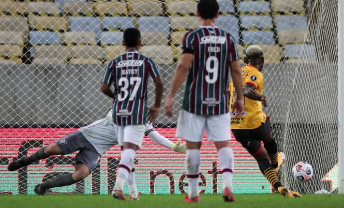 Fluminense-viaja-a-Ecuador-sin-dos-titulares-y-con-el-tecnico-amenazado Fluminense-viaja-a-Ecuador-sin-dos-titulares-y-con-el-tecnico-amenazado