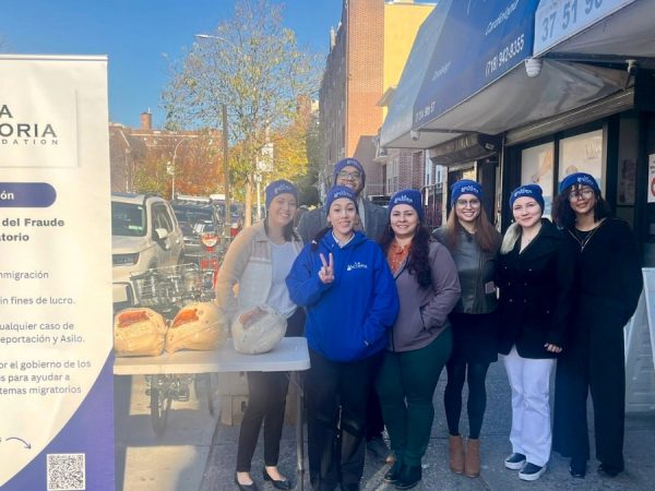 La Fundación La Victoria, organización sin fines de lucro acreditada por el Departamento de Justicia (DOJ), trabaja de manera permanente en el acompañamiento y orientación de la comunidad migrante. (Cortesía)