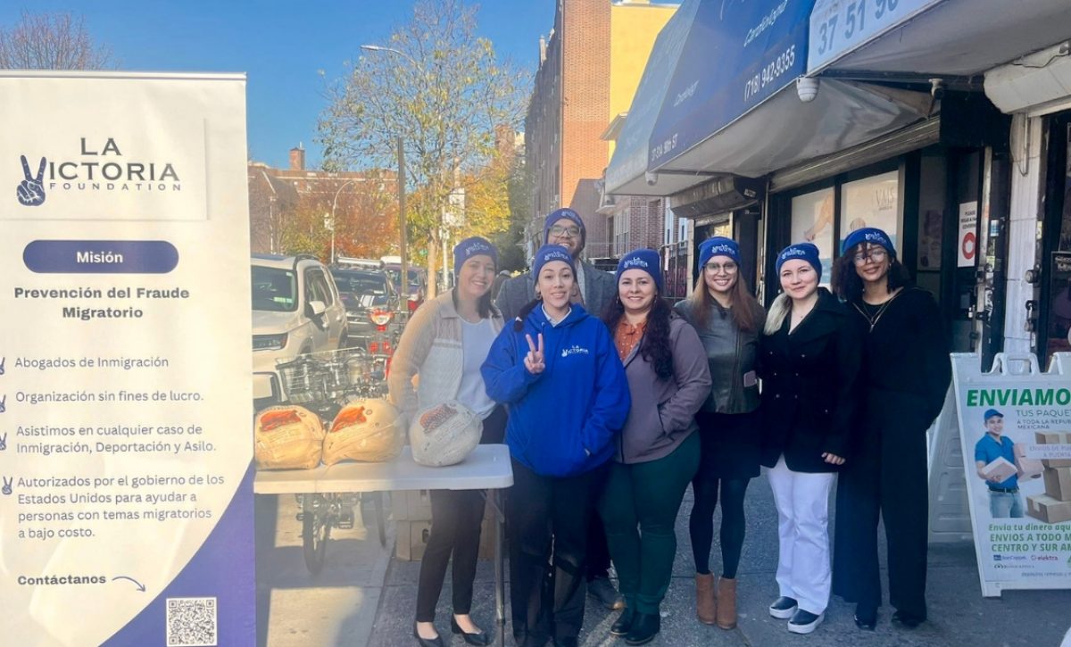 La Fundación La Victoria, organización sin fines de lucro acreditada por el Departamento de Justicia (DOJ), trabaja de manera permanente en el acompañamiento y orientación de la comunidad migrante. (Cortesía)