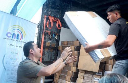 Arranca distribución de paquetes electorales a provincias. FOTO: @@cnegobec.