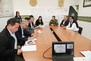 Auditores de partidos verifican impresión de papeletas para Referéndum 2025 en IGM. FOTO: @cnegobec.
