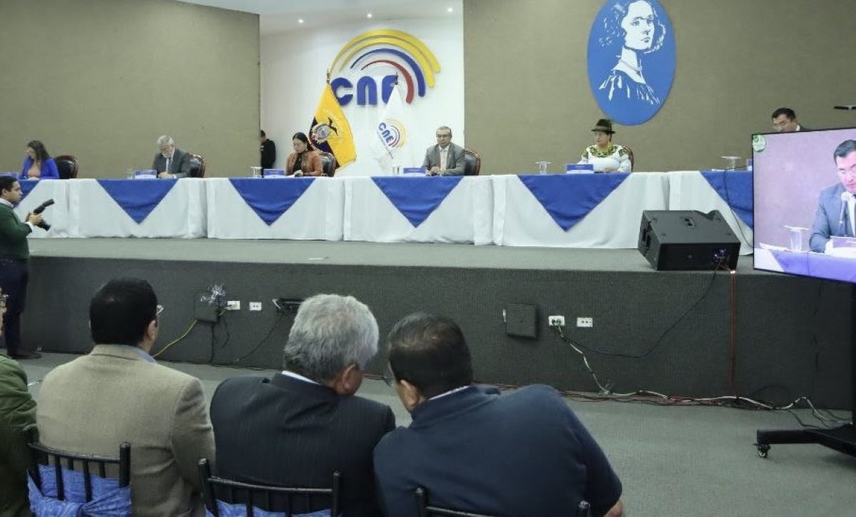 Las autoridades del CNE anuncian los resultados. FOTO: @@cnegobec.