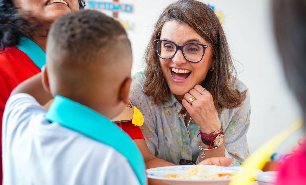 Daniel Noboa nombra a María José Pinto delegada presidencial para combatir desnutrición crónica infantil. FOTO: @Vice_EC.