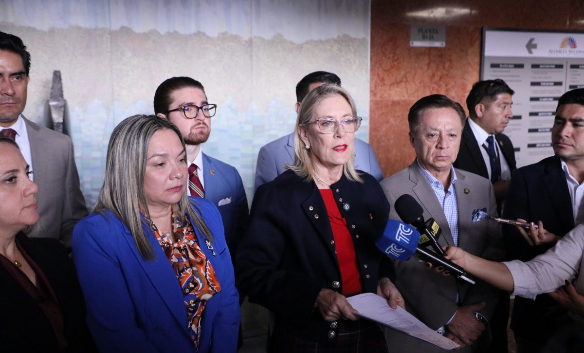 La legisladora nacional Annabella Azin presentó el Proyecto de Ley para Proteger a Niños, Niñas y Adolescentes frente a las Drogas y el Reclutamiento Delictivo. FOTO: @AsambleaEcuador.