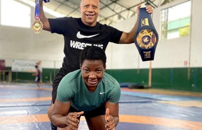 Génesis Reasco y su entrenador César Carracedo destacados por Asociación de Periodistas Deportivos de Pichincha