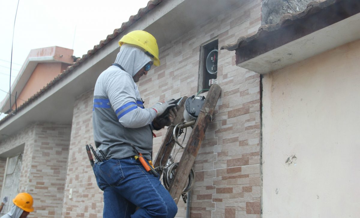 Para facilitar la transición, CNEL ha implementado una campaña de apoyo en varios puntos. FOTO: @CNEL_EP.
