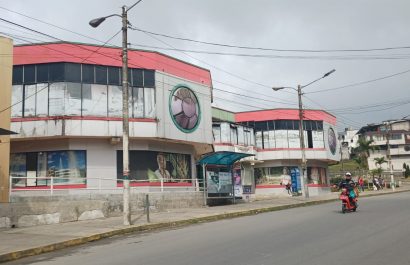 Grietas y riesgo de desplome obligan a evacuar la Casa Municipal 2