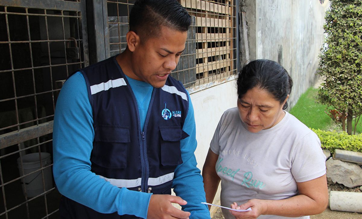 La regularización de tierras en Guayaquil avanza con la notificación a 335 familias del sector 3, cooperativa Los Pinos.