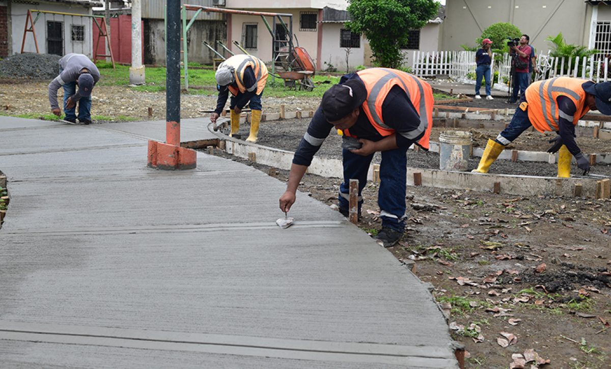 Guayaquil impulsa un plan de regeneración urbana con 33 nuevos parques que transforman áreas deterioradas en zonas de convivencia.
