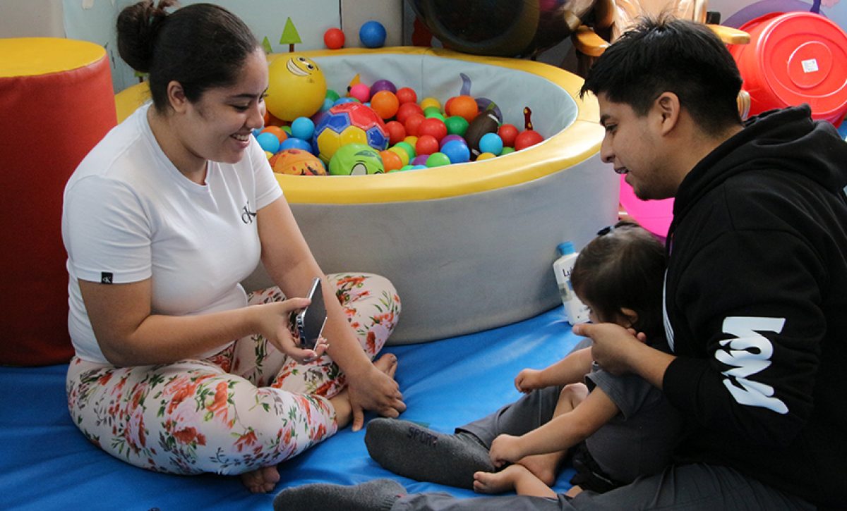 El Municipio de Guayaquil impulsa un programa integral que brinda diagnóstico, terapias y talleres artísticos a 834 niños y jóvenes.