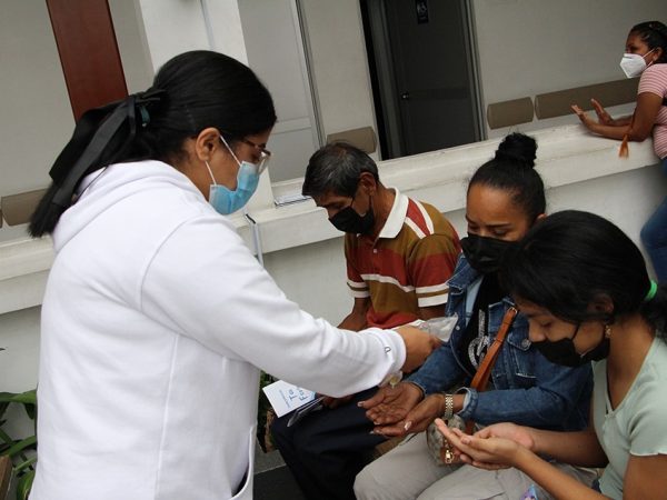 La Dirección de Salud del Municipio de Guayaquil intensificó su campaña preventiva contra la tosferina y la fiebre amarilla con charlas educativas.