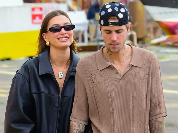 El cantante canadiense Justin Bieber, junto a su esposa Haley Bieber.