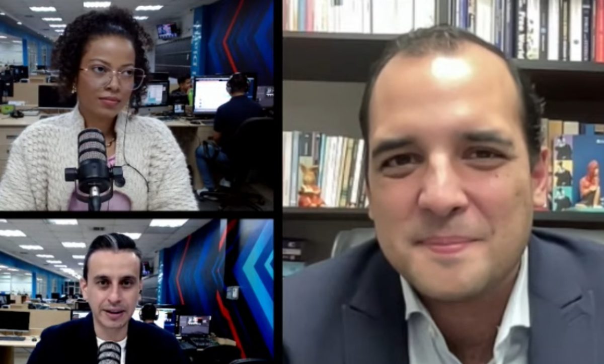 Héctor Yépez, abogado, habla sobre cómo debería ser el método de elección de asambleístas en Ecuador.