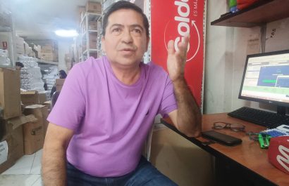 Galo Dávila, nació en Convento, parroquia rural de Chone, Manabí. Llegó a Manta hace más de 25 años. En la parroquia Tarqui, fundó Galiplaz