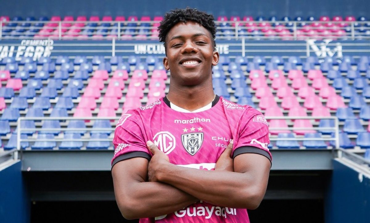 Independiente del Valle anunció este martes 23 de diciembre la incorporación del delantero ecuatoriano Djorkaeff Reasco como refuerzo para la temporada 2026.