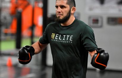 Islam Makhachev, campeón indiscutible de peso ligero de la Ultimate Fighting Championship (UFC), confesó haber iniciado el uso de creatina