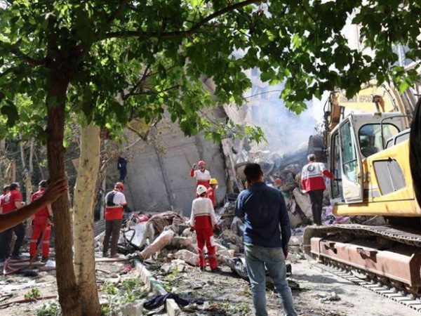 Israel bombardea la sede de la televisión pública iraní