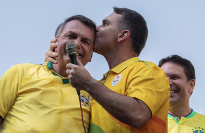 Jair Bolsonaro reafirma a su hijo Flávio como candidato presidencial de Brasil