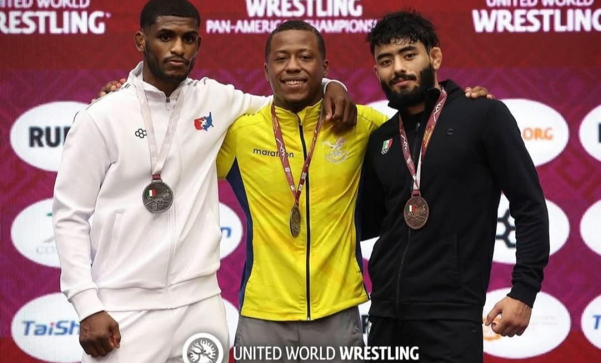 Jeremy Peralta se corona campeón panamericano senior de lucha en Monterrey