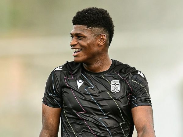 Jhafets Reyes, talento ecuatoriano, extiende su contrato con Cartagena