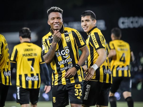 Jhon Jairo Sánchez lidera con doblete la goleada de Guaraní ante Libertad