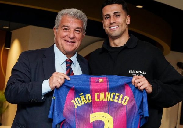 João Cancelo vuelve al FC Barcelona hasta final de temporada